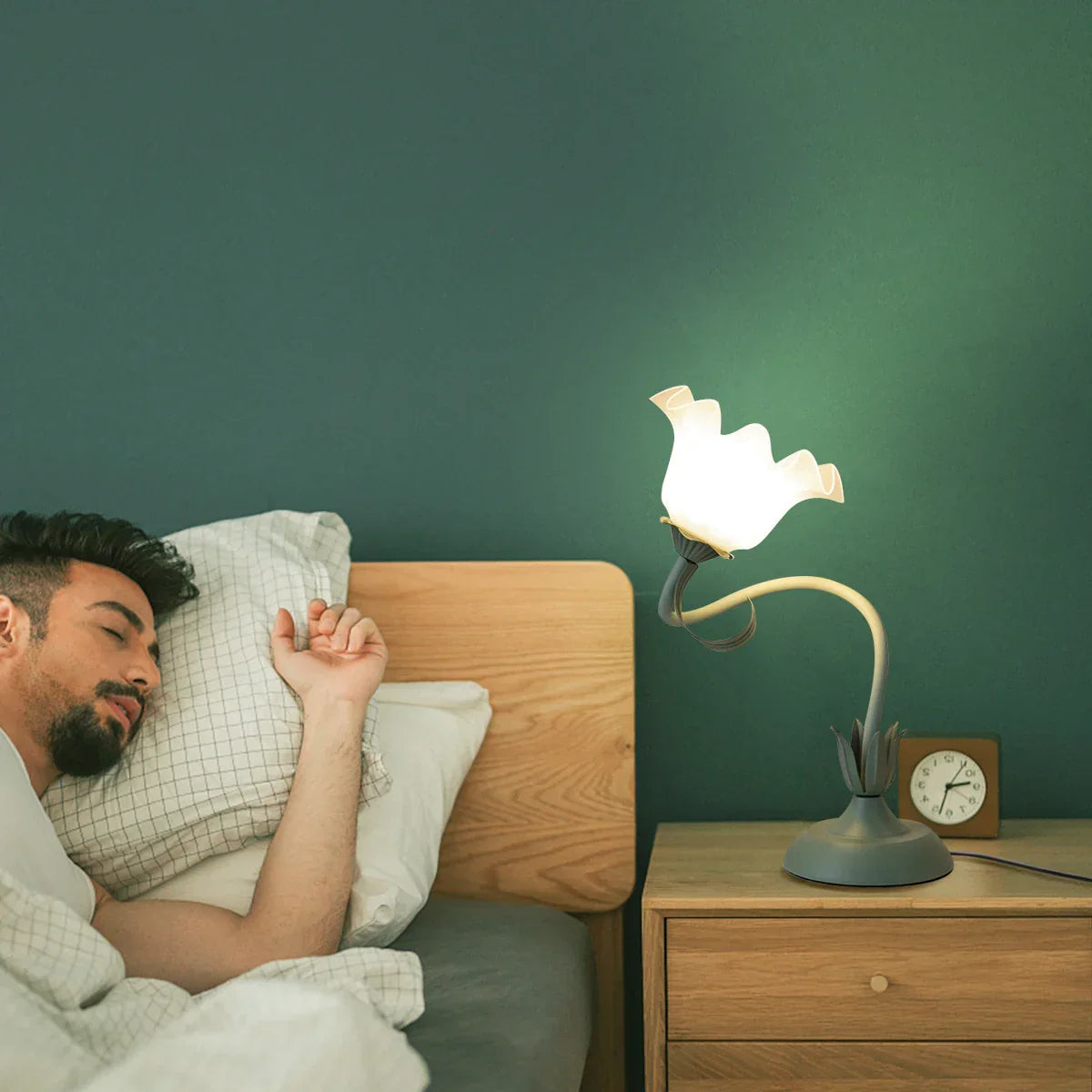 Vintage Green Flower LED Table Lamp – Adjustable E26 Bedside Light