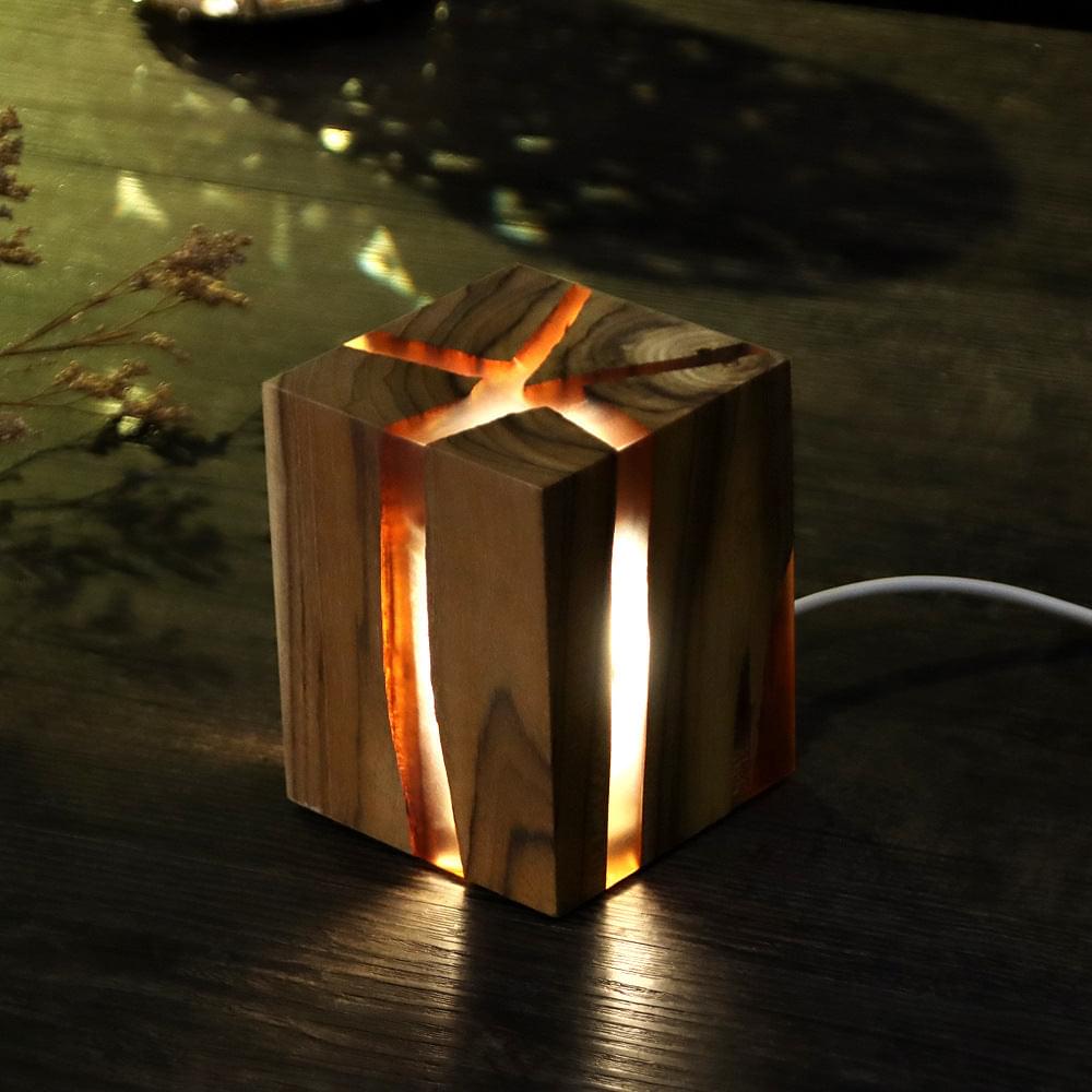 Decorative Wood Brown Color Led Desk Lamp
